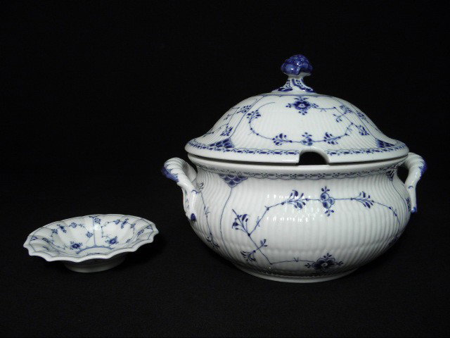 ROYAL COPENHAGEN "BLUE FLUTED" PORCELAIN TUREEN & : Royal Copenhagen porcelain soup tureen. Also includes a matching small dish or bowl. Blue and white floral "Blue fluted" pattern to both. Both marked on base "Royal Copenhagen". Condition: minor signs
