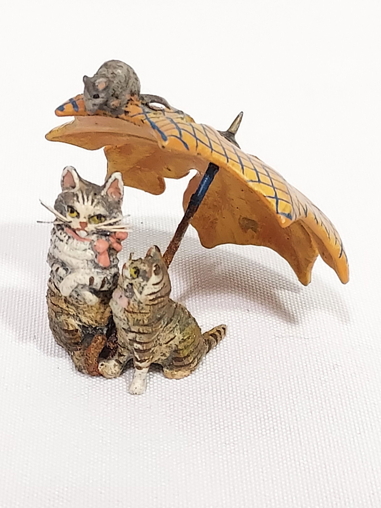 VIENNA BERMANN BRONZE CATS WITH UMBRELLA & MOUSE (1 of 9)