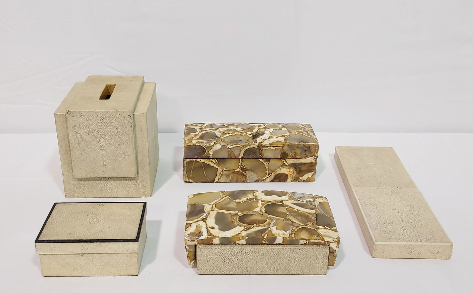 R & Y AUGOUSTI SHAGREEN & AGATE BOXEs, ETC. 5 PCS (1 of 19)