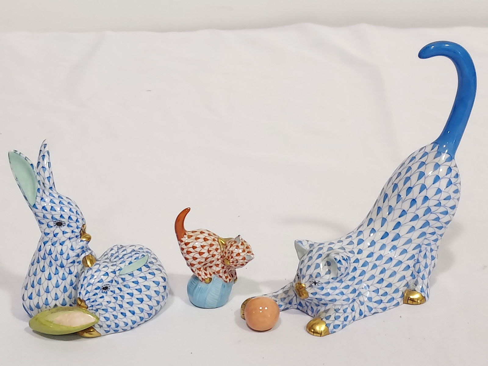 HEREND FISHNET PORCELAIN ANIMALS: 3 PCS (1 of 19)