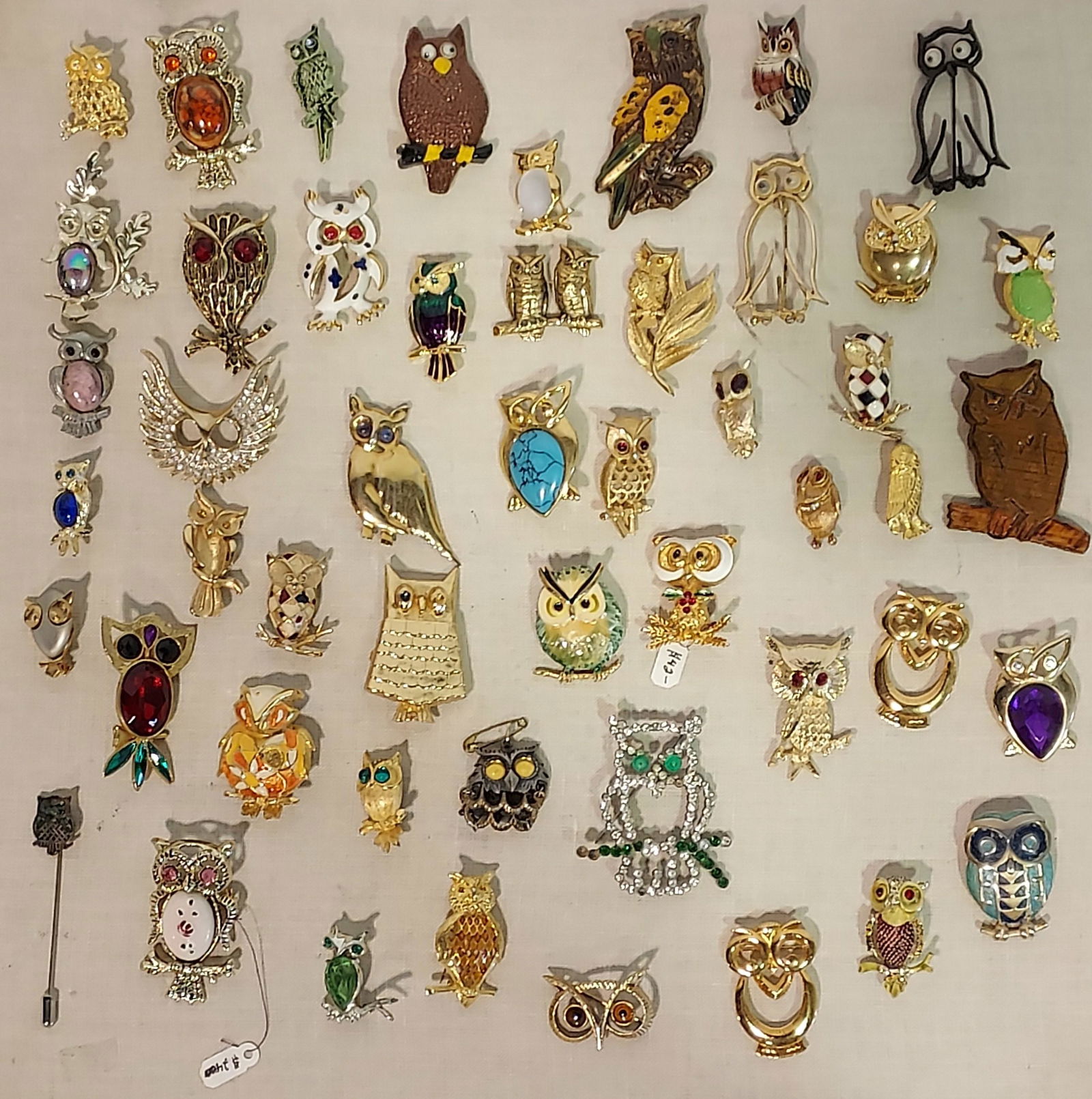 ASSORTED VINTAGE OWL FORM BROOCHES, PINS, ETC 50PC (1 of 12)