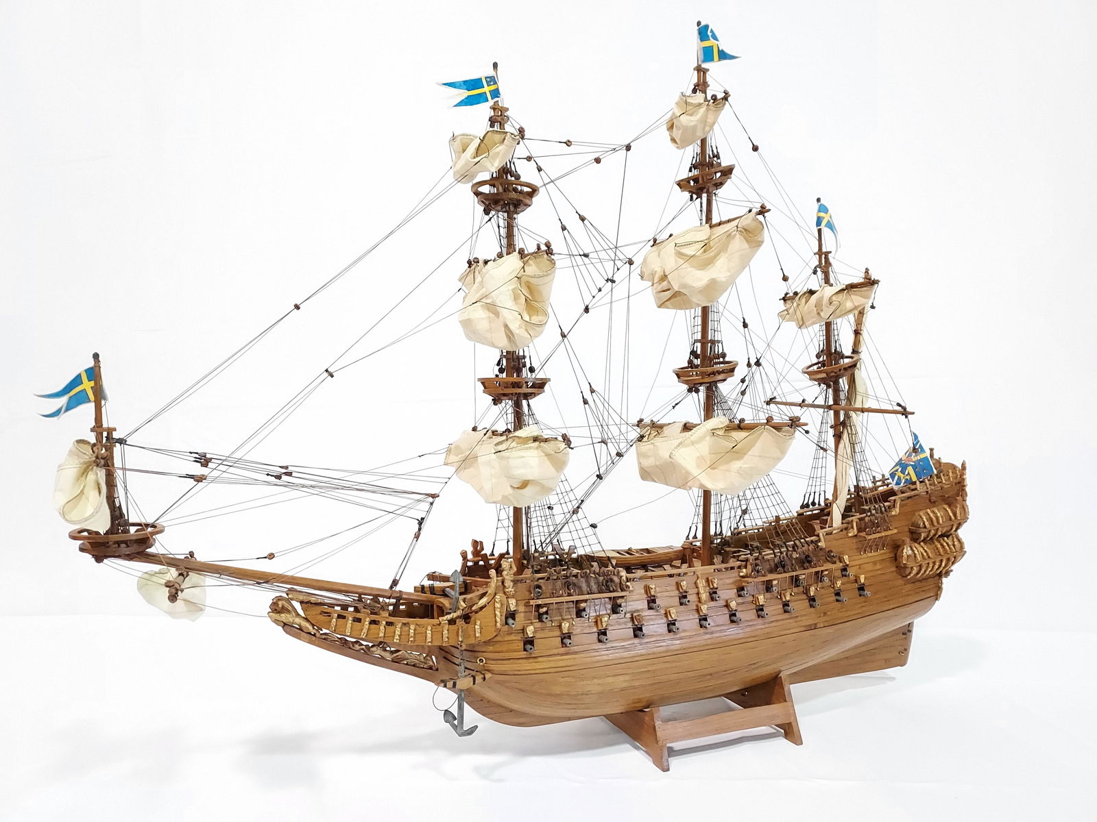 SWEDISH WOODEN SAILING WARSHIP MODEL VASA (1 of 15)