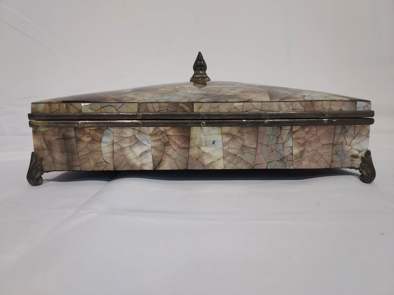 MAITLAND-SMITH MOTHER OF PEARL COVERED BOX (1 of 20)