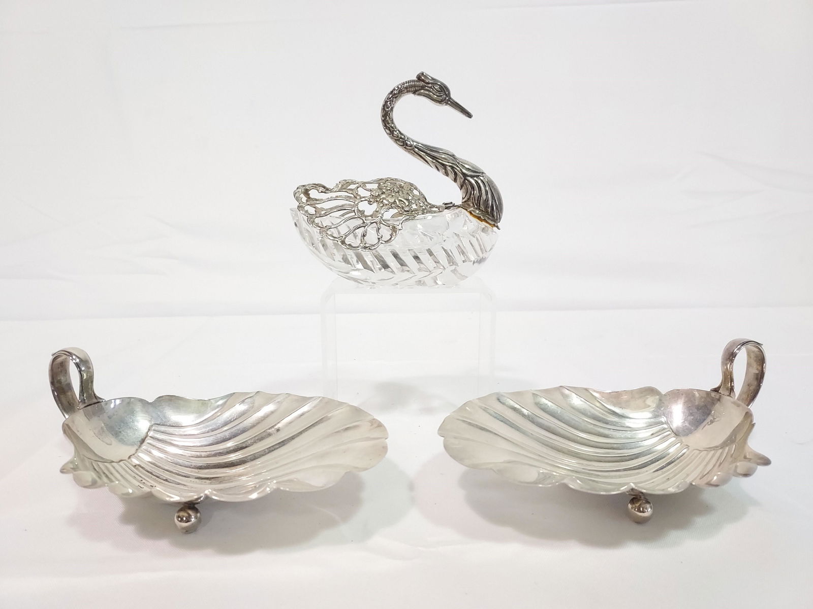 STERLING SILVER SHELL BOWLS & MASTER SALT CELLAR (1 of 15)