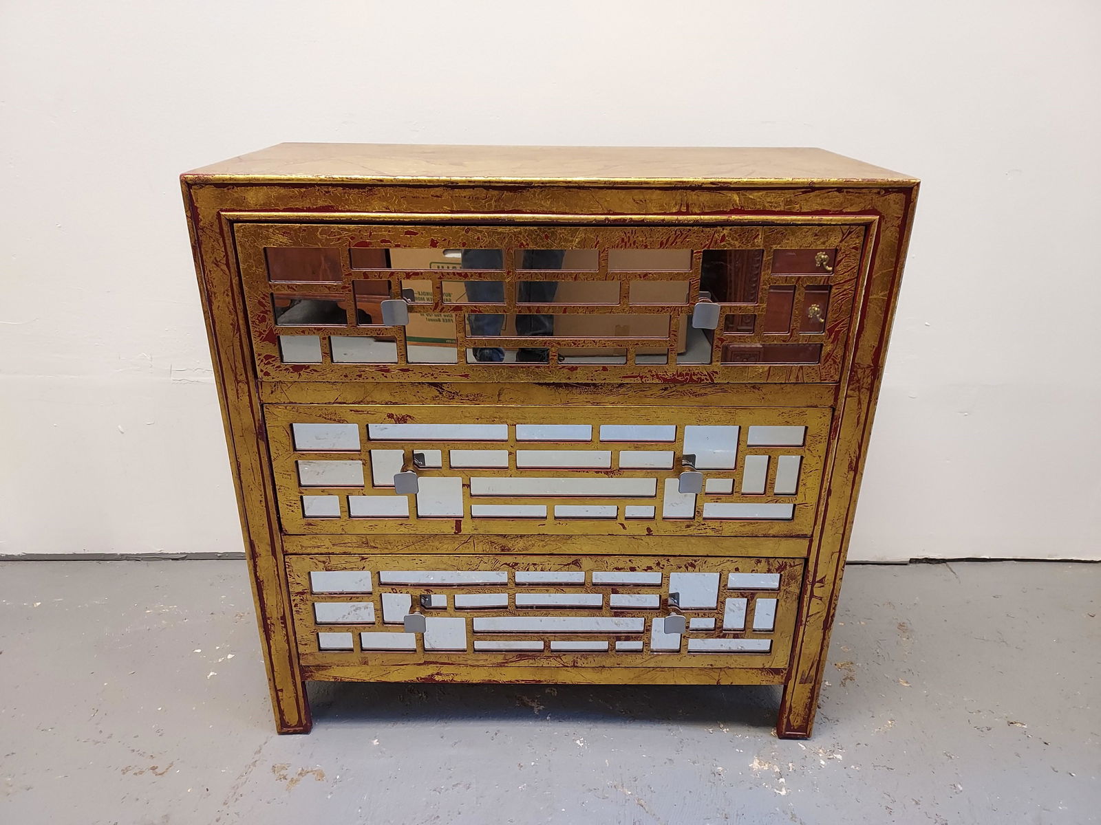 MODERN GOLD & RED FINISH FRETWORK MIRROR CHEST (1 of 11)