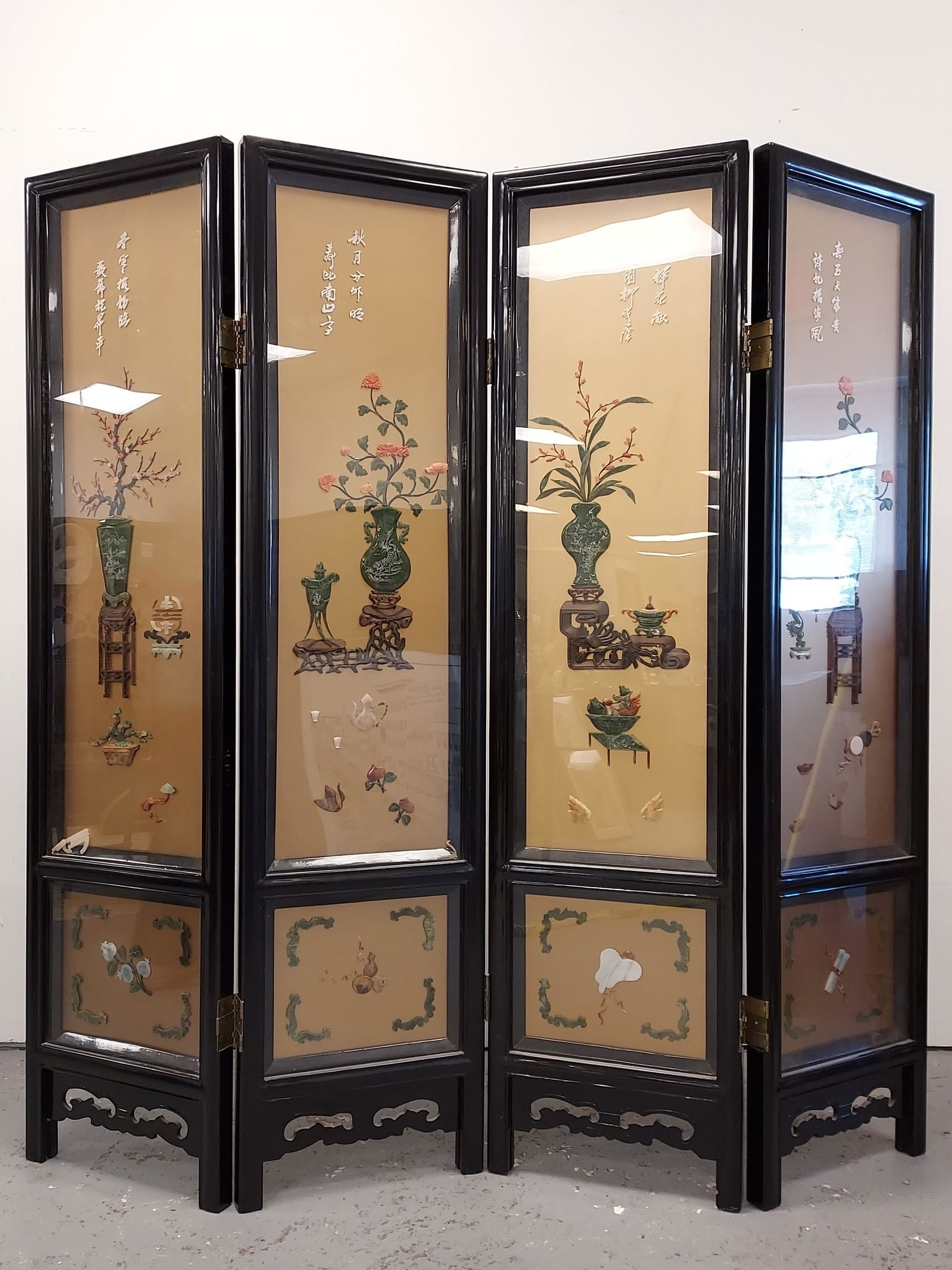 CHINESE HARDSTONE INLAID ROOM DIVIDER SCREEN (1 of 10)