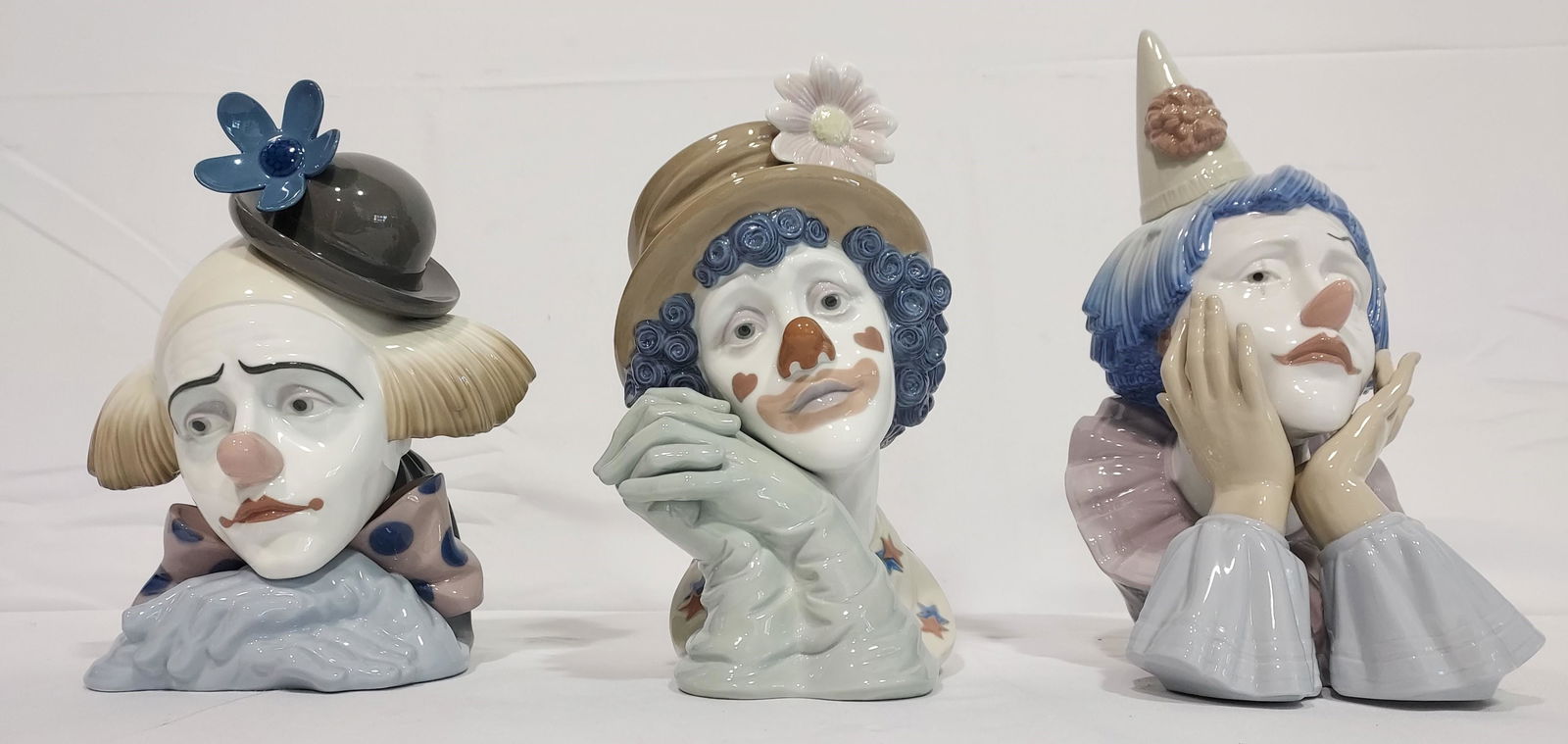 THREE LLADRO PORCELAIN CLOWN HEAD BUSTS (1 of 12)