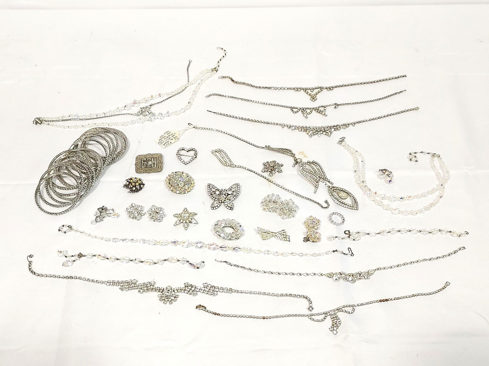 RHINESTONE AND CRYSTAL JEWELRY TRAY LOT 40 + pc (1 of 18)