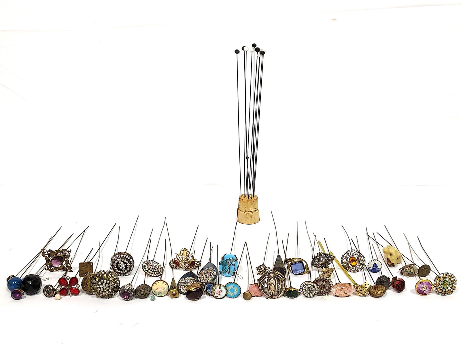 COLLECTION OF ANTIQUE & VINTAGE HAT PINS, ETC. (1 of 18)