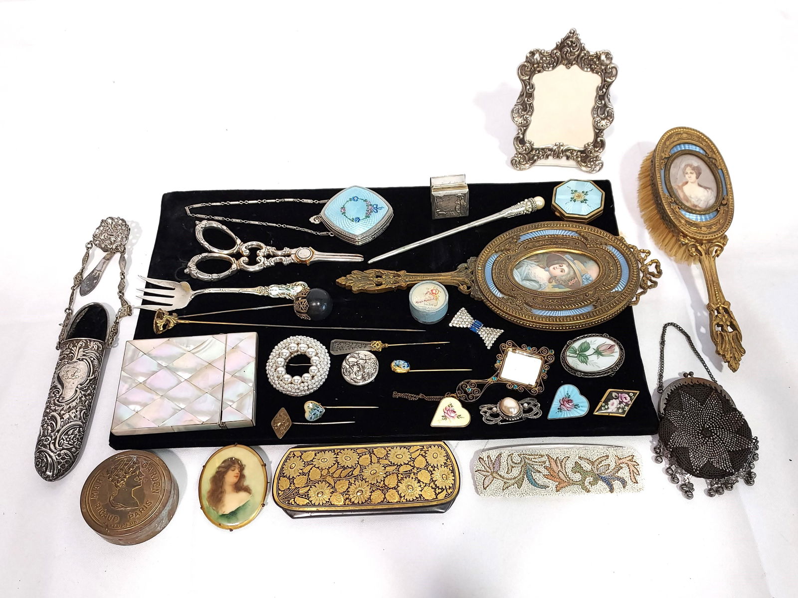 VINTAGE LADY'S LOT BROOCHES PINS,CHANTELAIN COMPA (1 of 20)