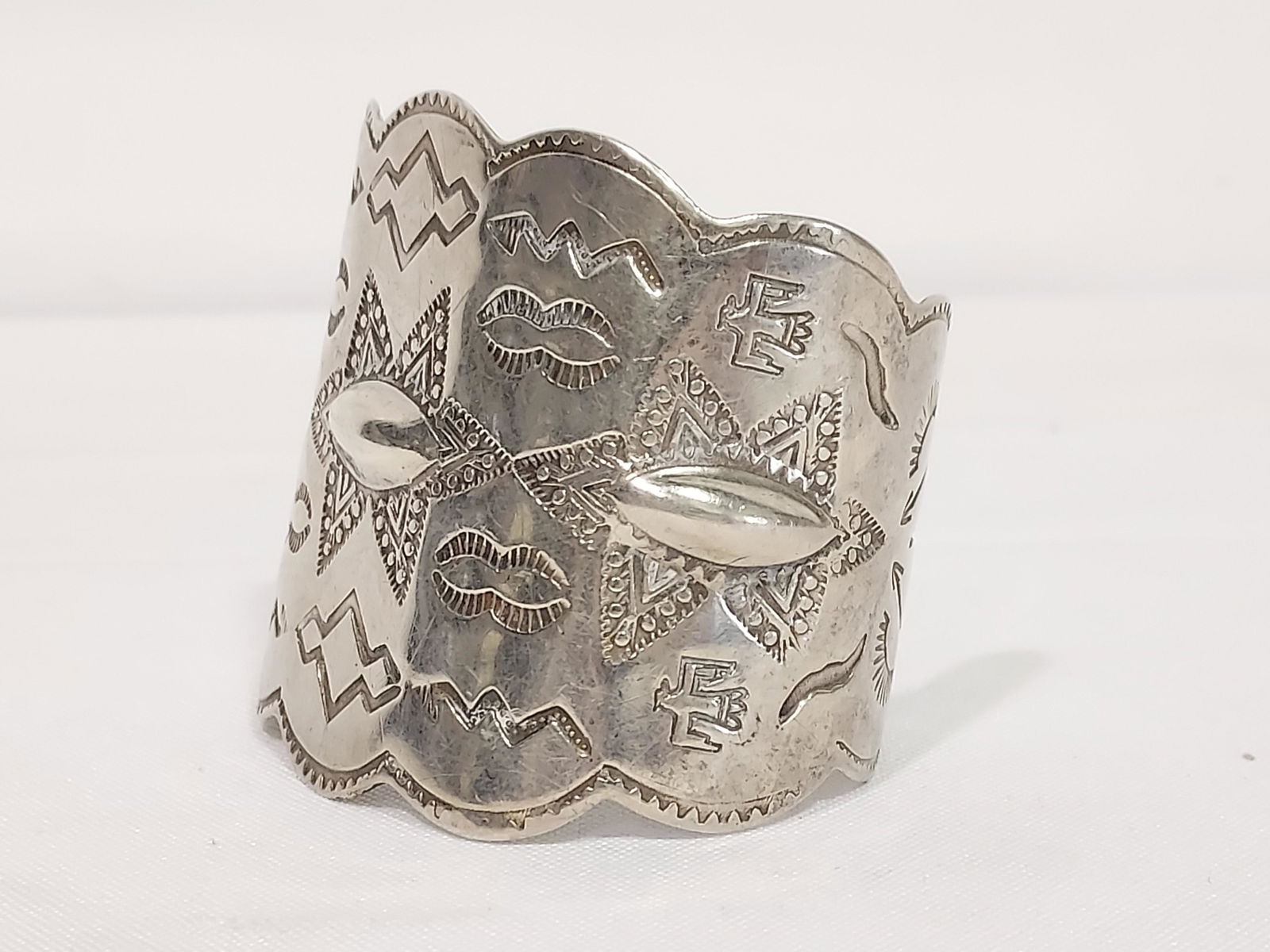NATIVE AMERICAN WIDE SILVER CUFF BRACELET (1 of 9)