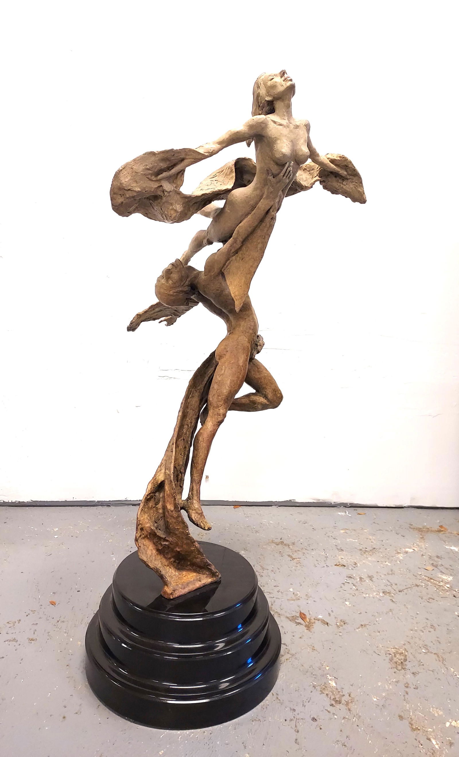 NGUYEN TUAN CONTEMPORARY BRONZE SCULPTURE DANCERS (1 of 18)