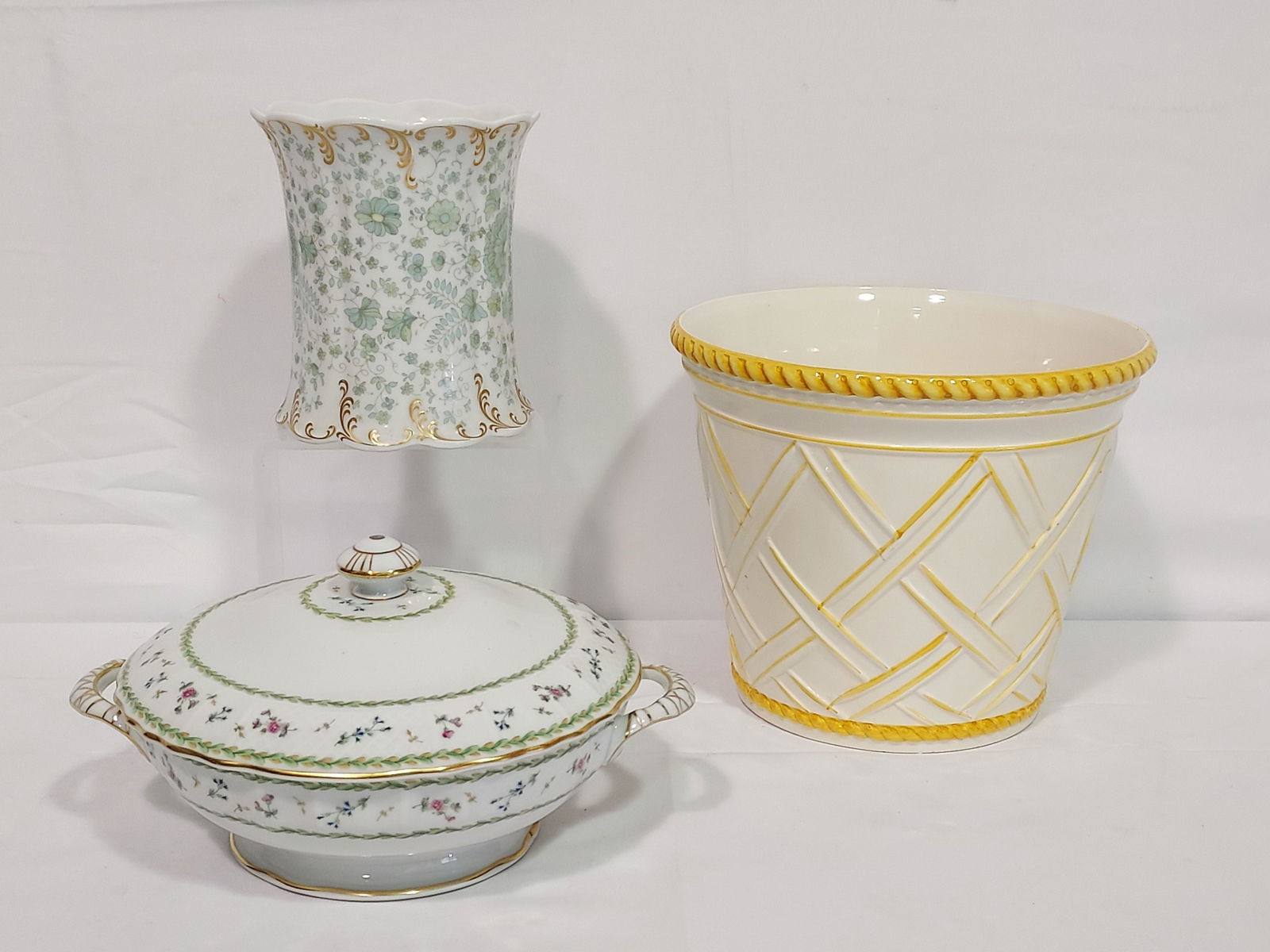 PORCELAIN TABLEWARES: BERNARDAUD LIMOGES, ETC. 3PC (1 of 15)