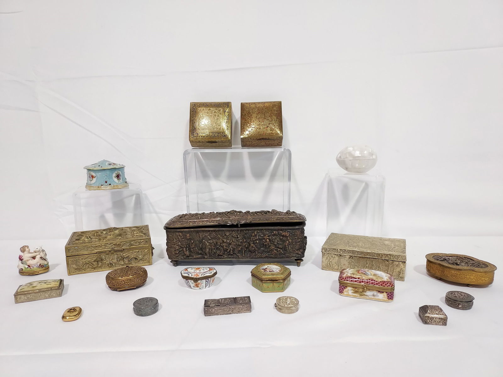 COLLECTION ASSORTED BOXES: CHINESE, LIMOGES, 20 PC (1 of 20)