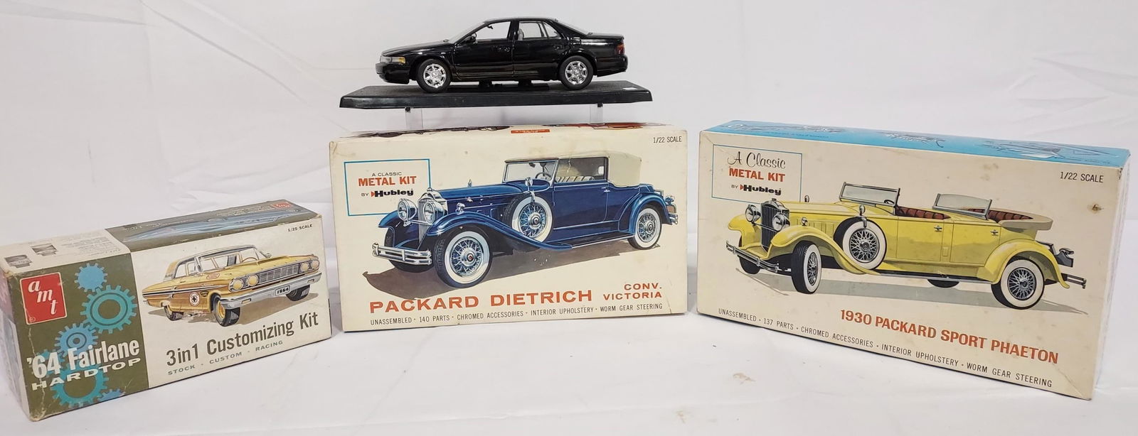 VINTAGE MODEL CAR & KITS: AMT 64 FAIRLANE ETC 4 PC (1 of 20)