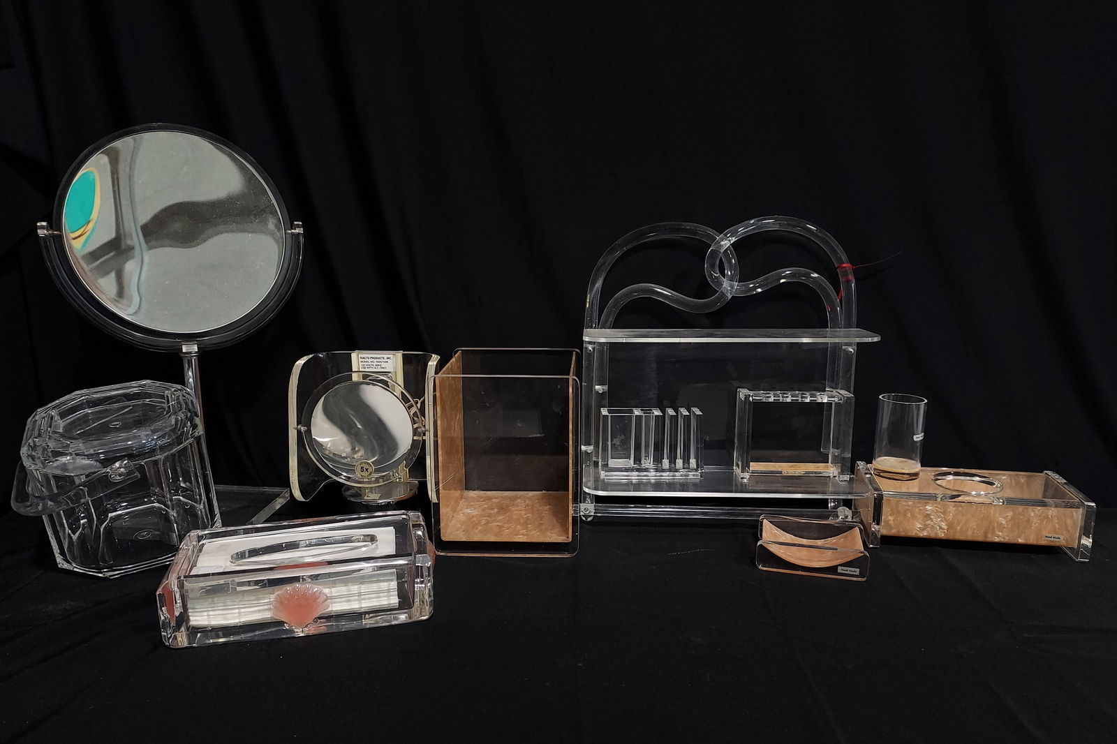 LARGE GROUP VINTAGE LUCITE / ACRYLIC VANITY ITEMS (1 of 17)