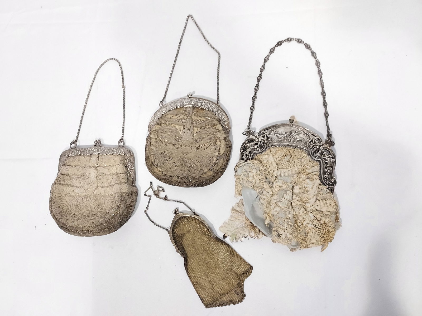 FOUR ANTIQUE STERLING / 800 SILVER HINGED PURSES (1 of 20)