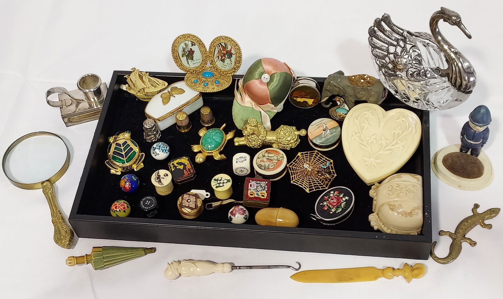 MOLINARD PARIS BAKELITE RHINESTONE FRAMES PERFUME (1 of 16)