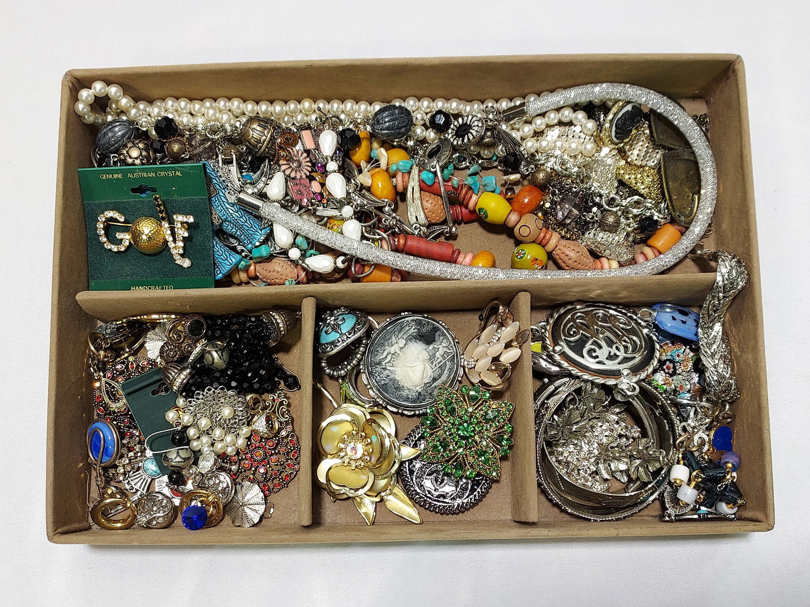 Group Lot Assorted Costume Jewelry (1) Auction