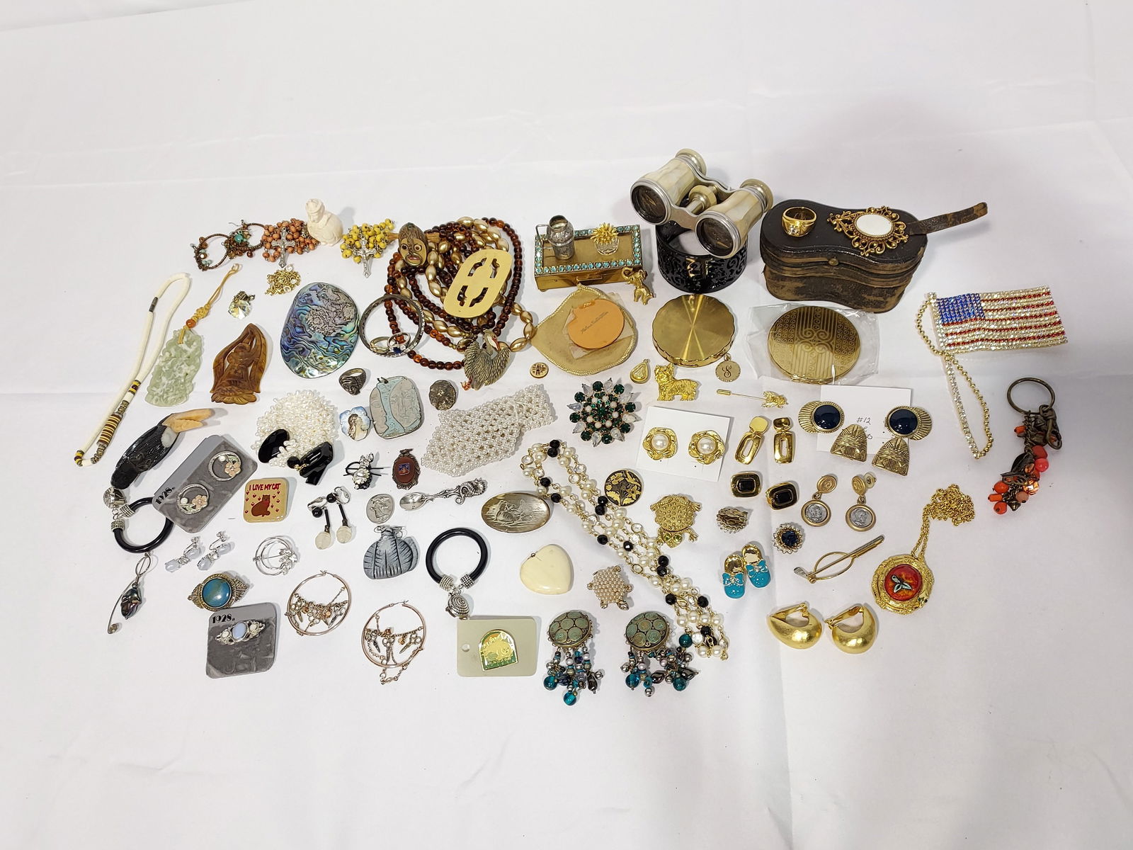 COSTUME JEWELRY STERLING PEARLS COMPACTS +++ (1 of 17)