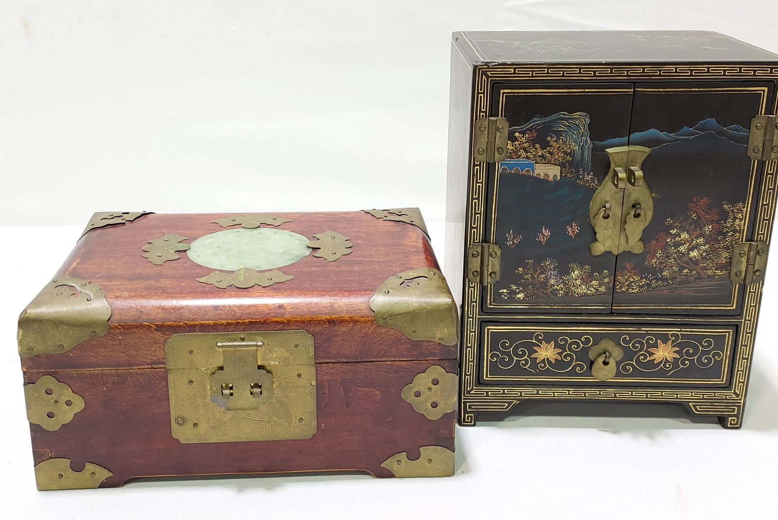 TWO VINTAGE CHINESE JEWELRY BOXES (1 of 14)