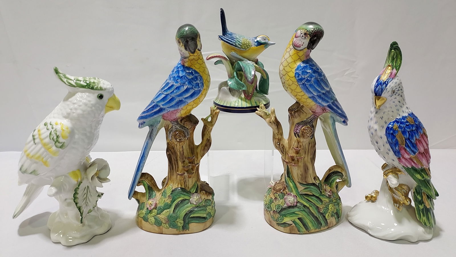 FIVE DECORATIVE PORCELAIN BIRDS: CHELSEA HOUSE, ET (1 of 20)