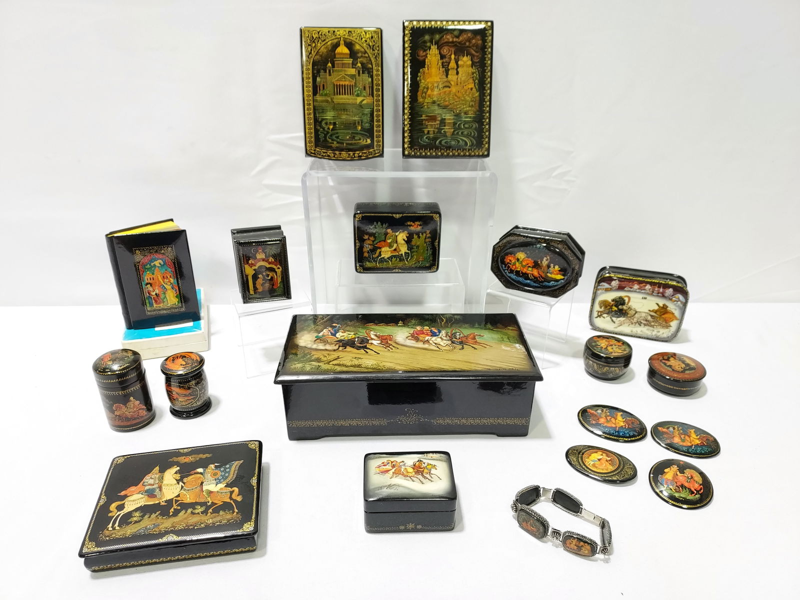 LARGE LOT RUSSIAN FEDOSKINO LACQUER WARES, ETC. (1 of 20)