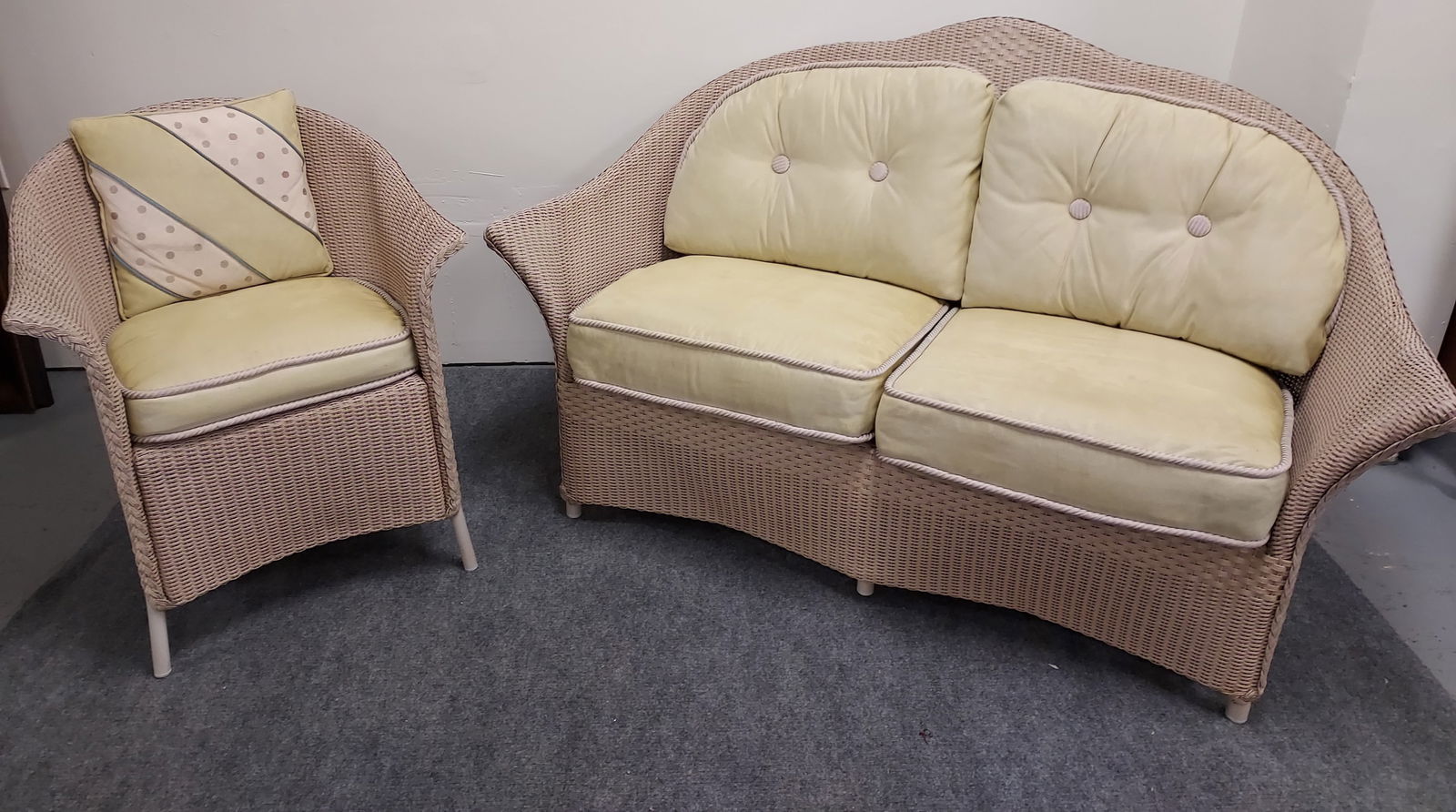 LLOYD FLANDERS RATTAN SETTEE & ARMCHAIR (1 of 16)