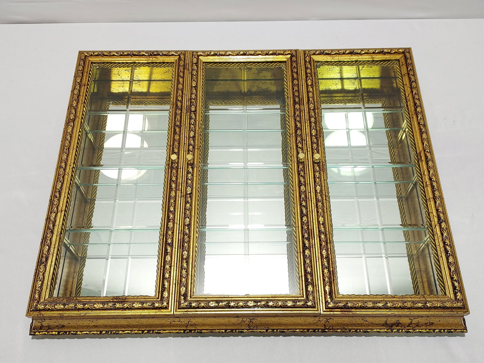 VINTAGE VENETIAN STYLE GOLD TONE WALL CURIO (1 of 10)