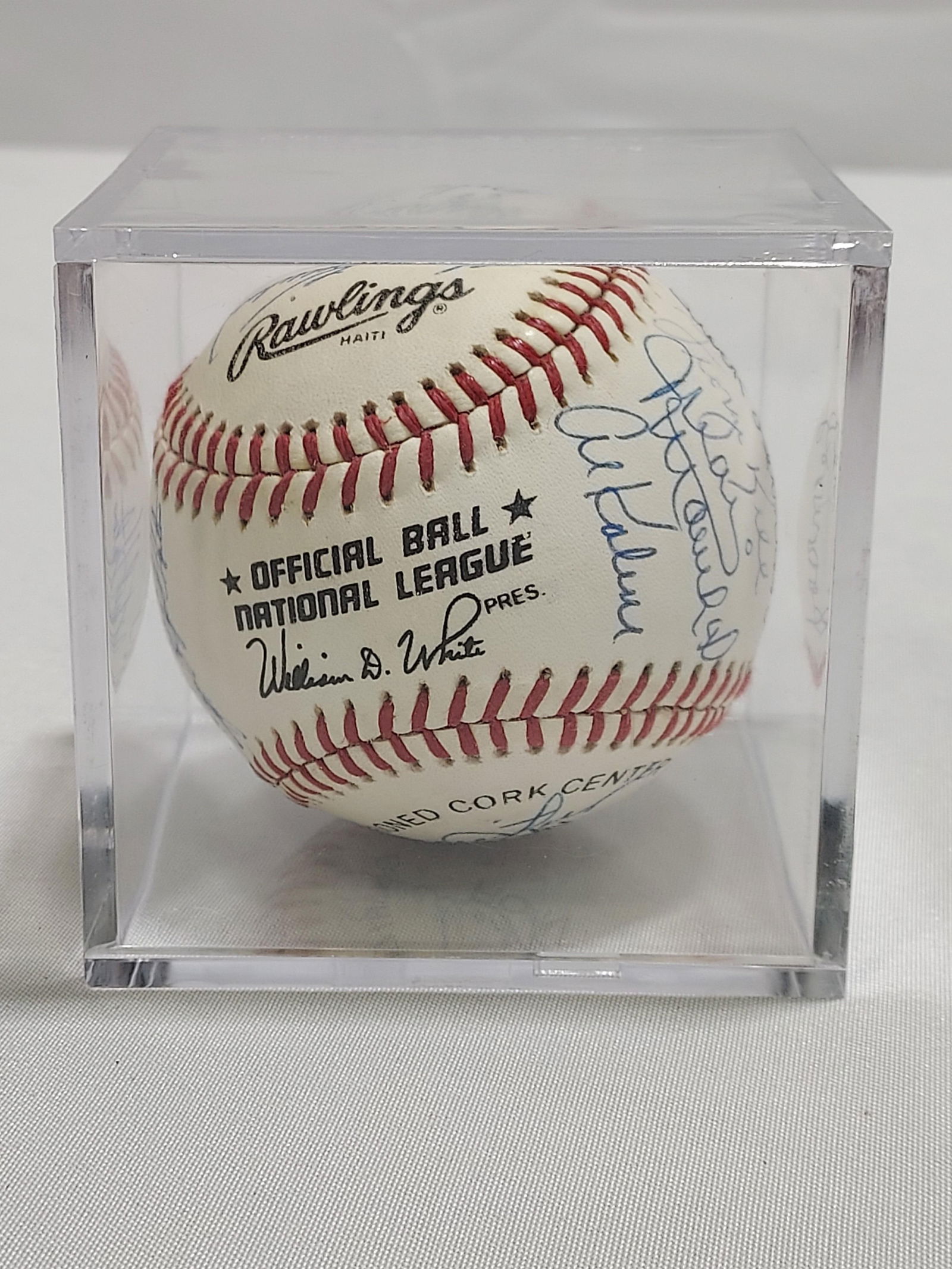 MLB HALL OF FAME AUTOGRAPH BALL: 23 SIGNATURES (1 of 6)