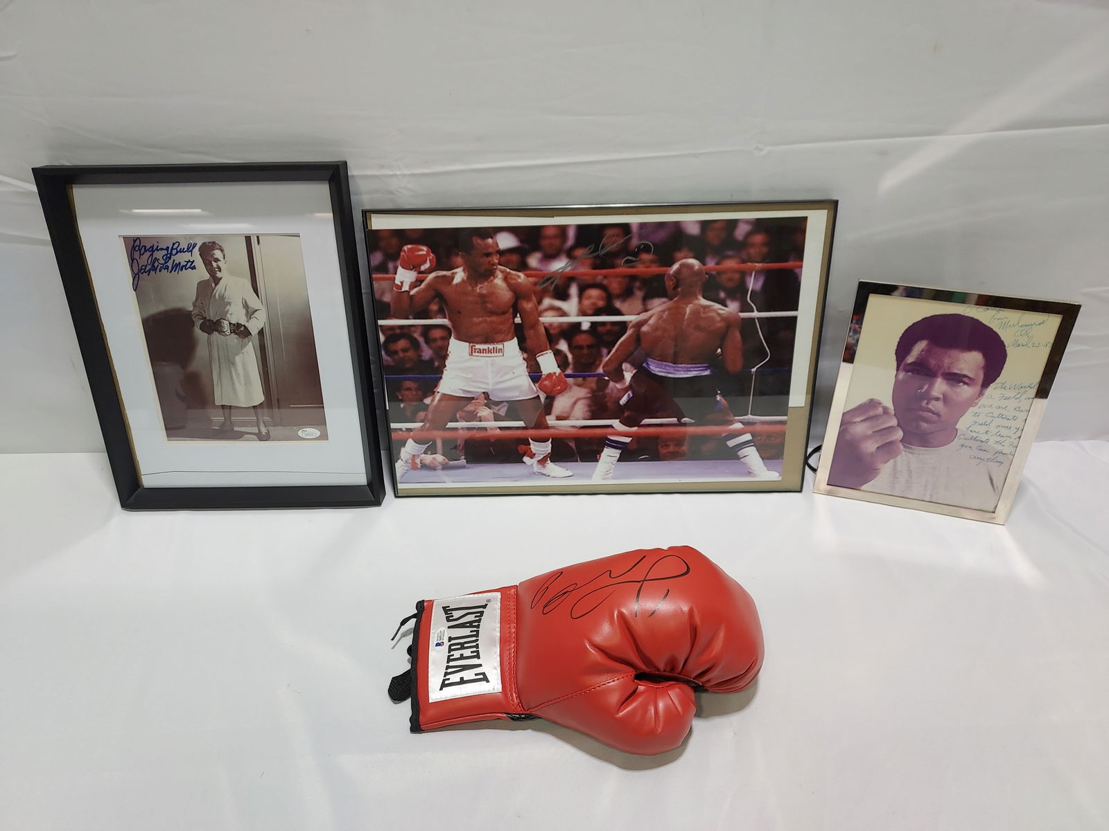 AUTOGRAPHED BOXING MEMORABILIA: MAYWEATHER, ALI, 4 (1 of 15)