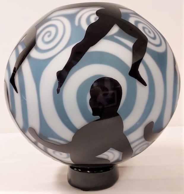DUNCAN MCCLELLAN MODERN CAMEO CUT ART GLASS VASE: Duncan McClellan (Florida, B. 1967) modern cameo cut art glass globular vase with foot. Spiral or swirl pattern cased glass with etched cameo overlay of dancers or acrobats. Measures a total of 16.25"
