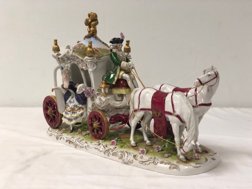CAPODIMONTE PROCELAIN HORSE DRAWN CARRIAGE, L 19" (1 of 18)