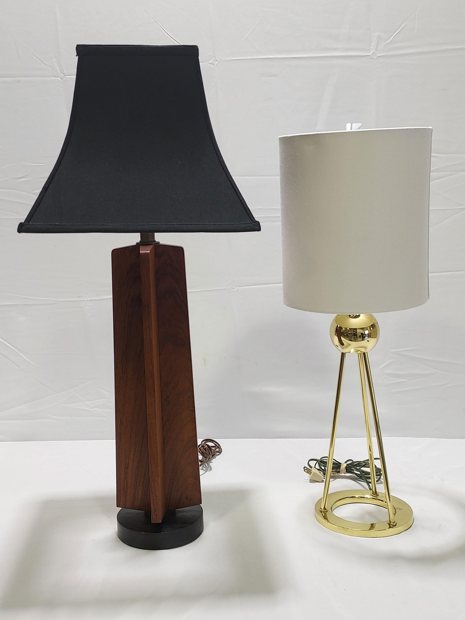 TWO VINTAGE MODERN TABLE LAMPS: BRASS & TEAK (1 of 16)