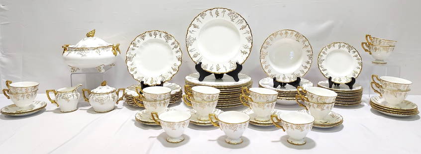 ROYAL CROWN DERBY "GOLD VINE" DINNERWARE 74 PCS: Royal Crown Derby "Gold Vine" porcelain dinnerware set. Includes 74 total pieces: (13) 10.25" plates, (7) 9" plates with a wavy edge, (12) 6.5" plates, (8) 8.2" soup bowls, (14) 5.5" saucers, (17)