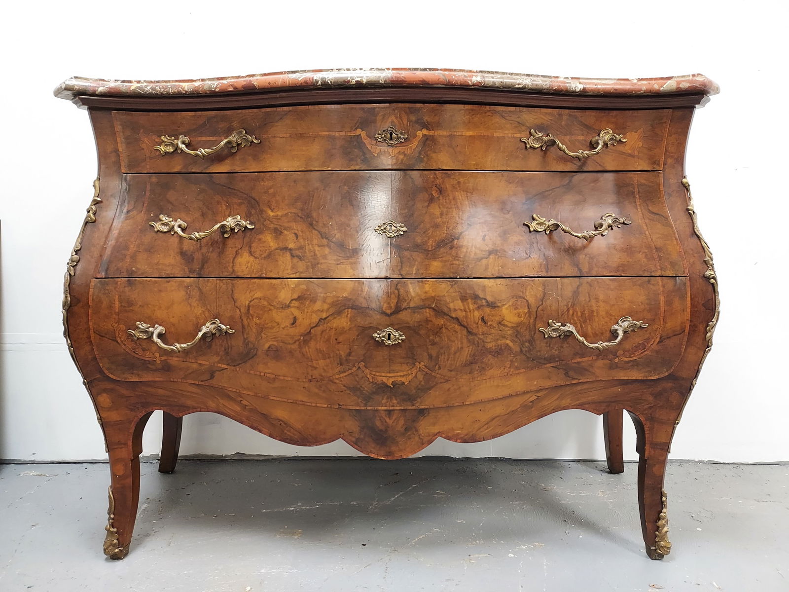 LRG LOUIS XV STYLE BURLED WOOD BOMBE STYLE CHEST (1 of 19)