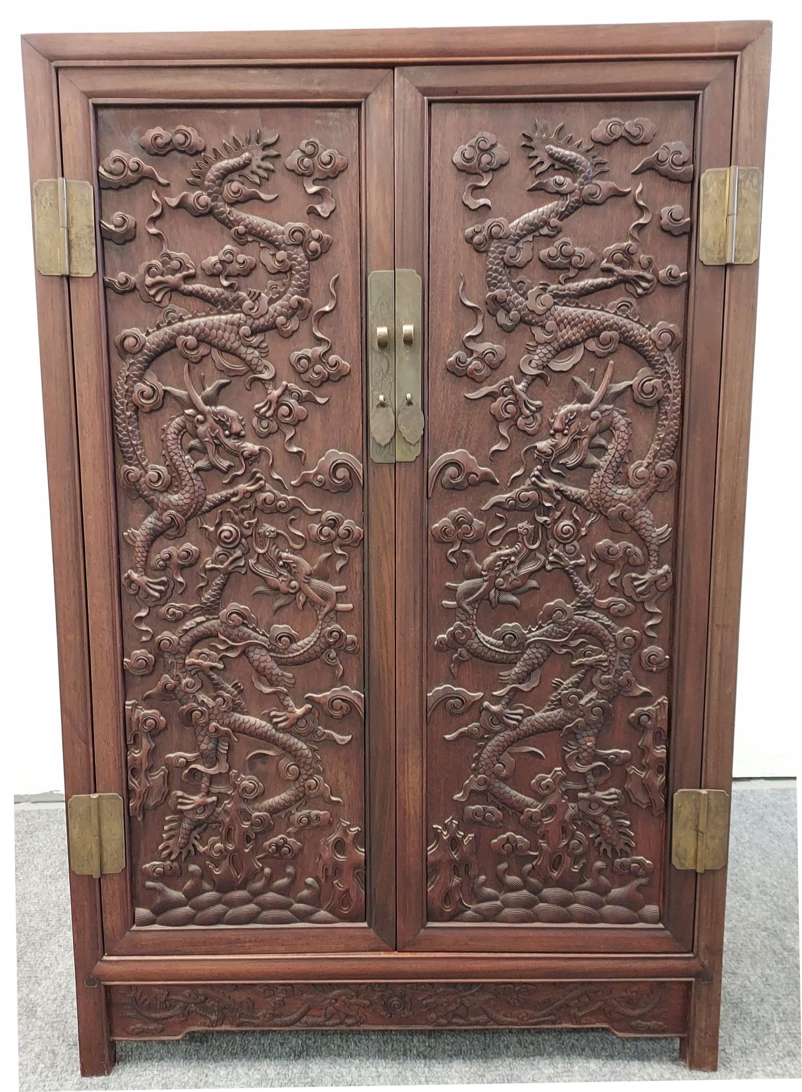 VINTAGE CHINESE CARVED HARDWOOD CABINET CHEST (1 of 20)