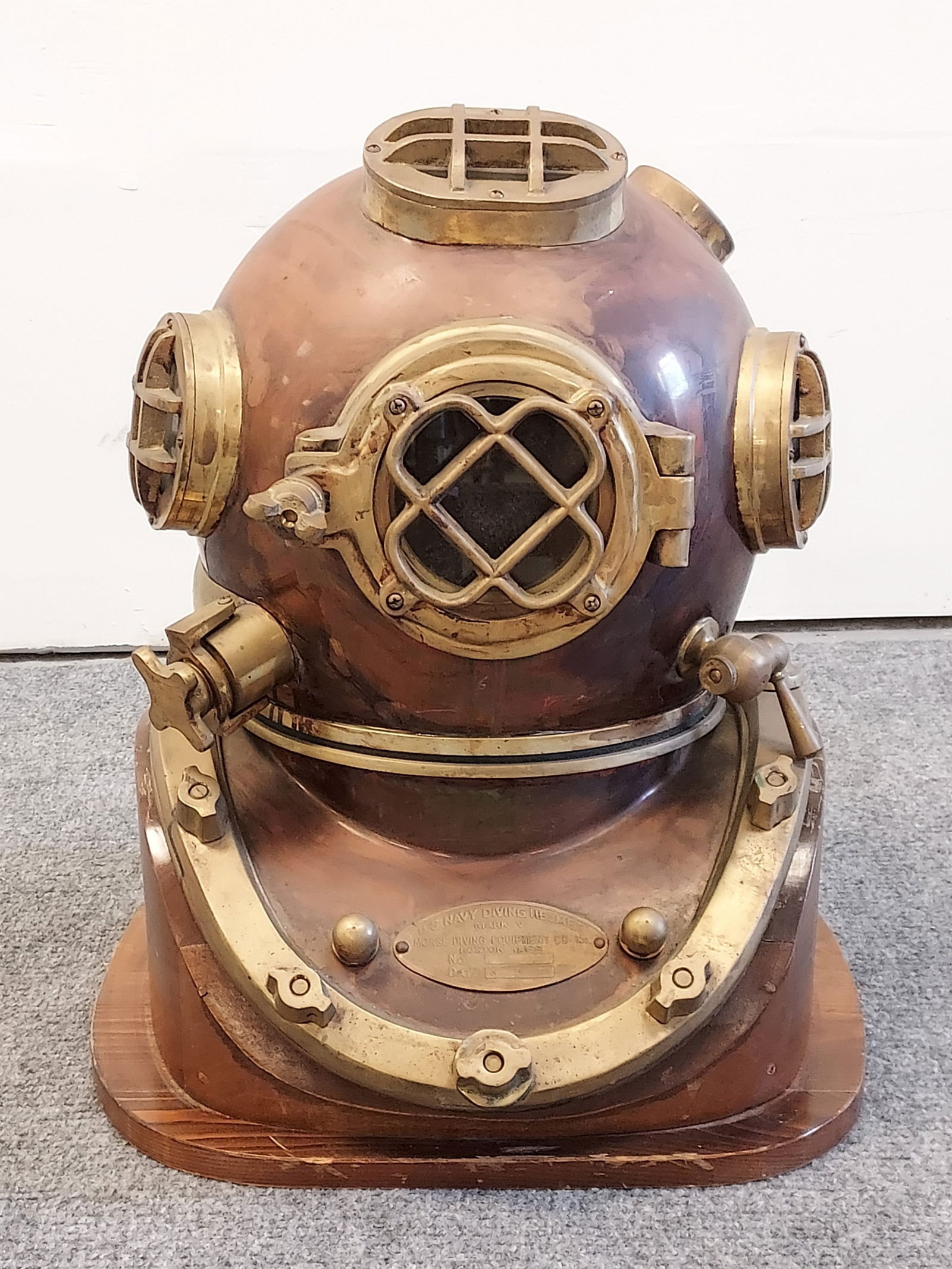 REPLICA U.S. NAVY MARK V COPPER DIVING HELMET (1 of 15)