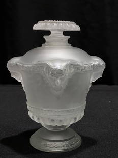 LALIQUE SCENT BOTTLE BOUQUET DE FAUNES - GUERLAIN: The Rene Lalique designed Bouquet de Faunes French scent bottle for Guerlain . Frosted crystal urn-shaped bottle decorated with a faun or female head on each shoulder. Circa 1925. Crisply detailed and