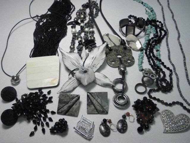 ASSORTED LADIES COSTUME JEWELRY: VIVANI, ETC: Lot of assorted ladies costume jewelry. Includes many pieces such as watches, necklaces, rings, pins, earrings, etc. Some pieces are signed, some unsigned. Includes bone, stone, faux jewels, silver to