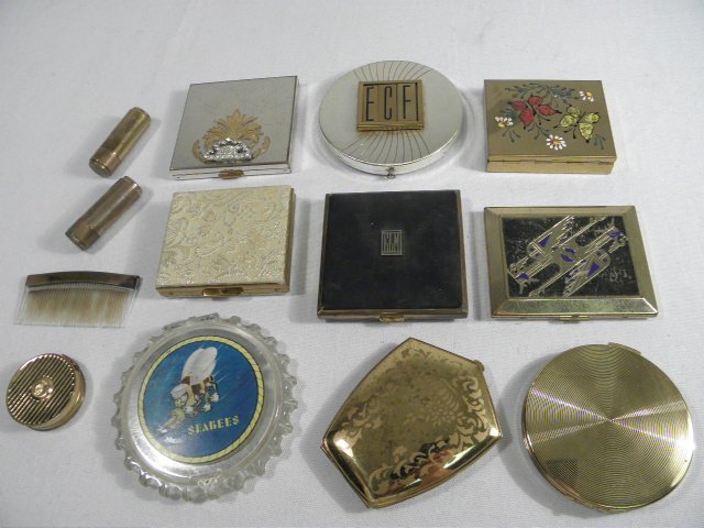ASSORTED VINTAGE POWDER COMPACTS 9 PCS: Assorted vintage powder compacts. Brands include Rex Fifth Avenue, Elgin American, Stratton, Volupte, Richard Hudnut, AGME, Britemode, Coty, etc. Also includes comb/lipstick combo. Condition: generall