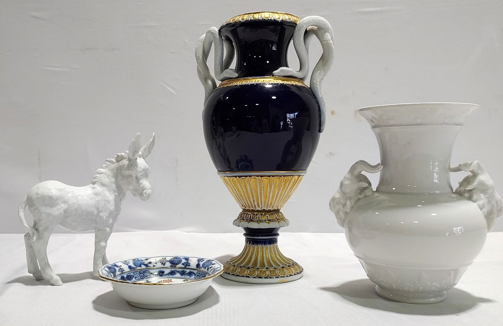 FOUR PIECES GERMAN PORCELAIN: KPM, MEISSEN, KAISER (1 of 19)