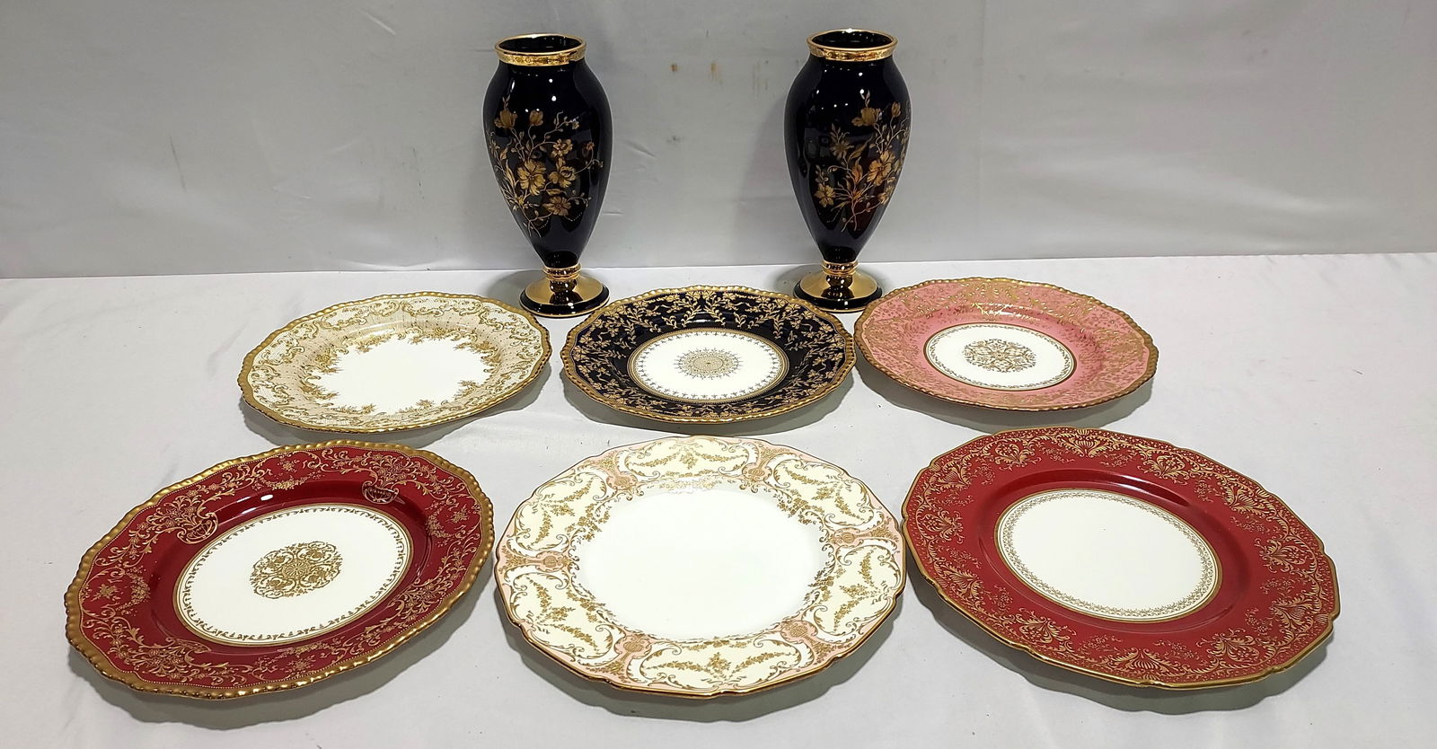 ASSORTED PORCELAIN: ROYAL DOULTON & LIMOGES 8 PCS (1 of 19)