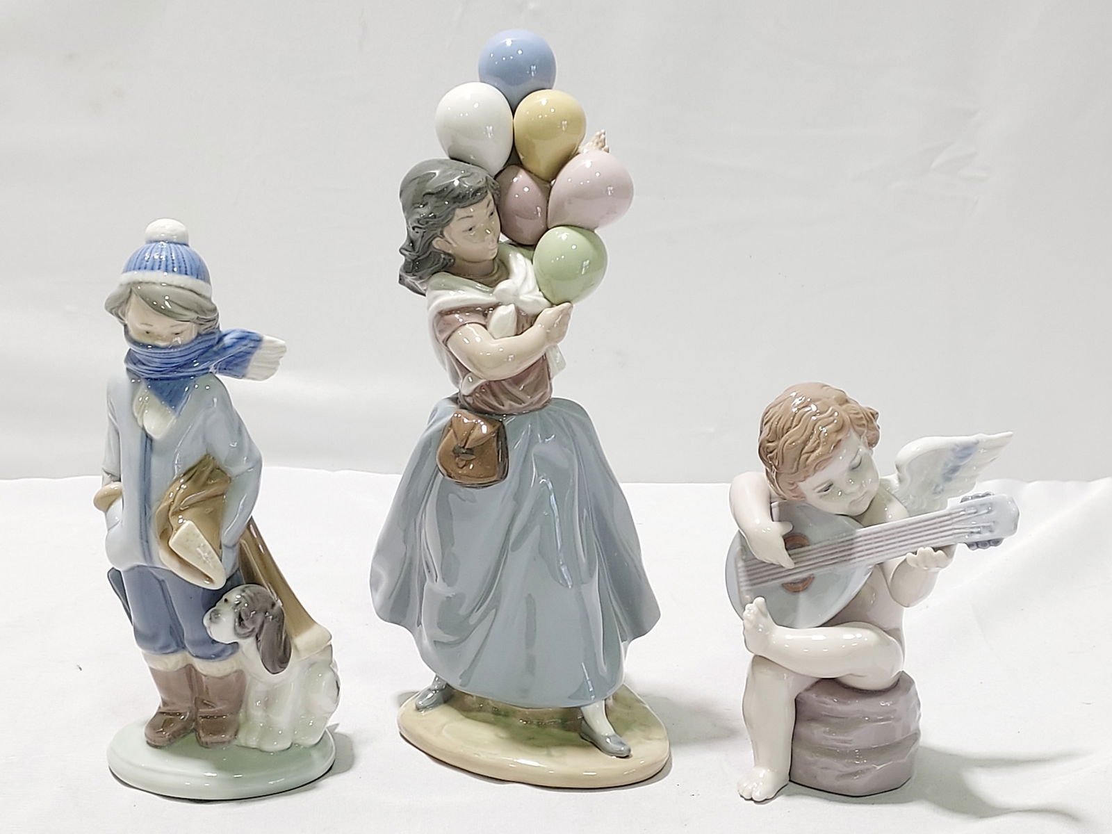 THREE LLADRO PORCELAIN FIGURINES: 6629, 5141, 5220 (1 of 20)
