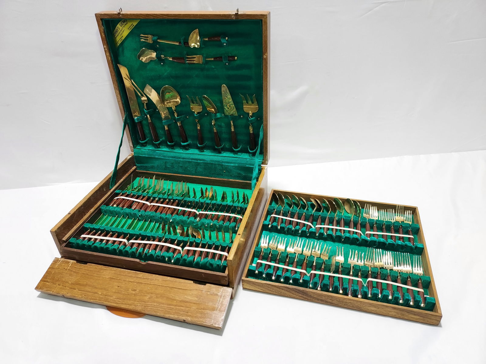 EXTENSIVE THAI WOOD & BRASS FLATWARE SET 144 PCS (1 of 18)