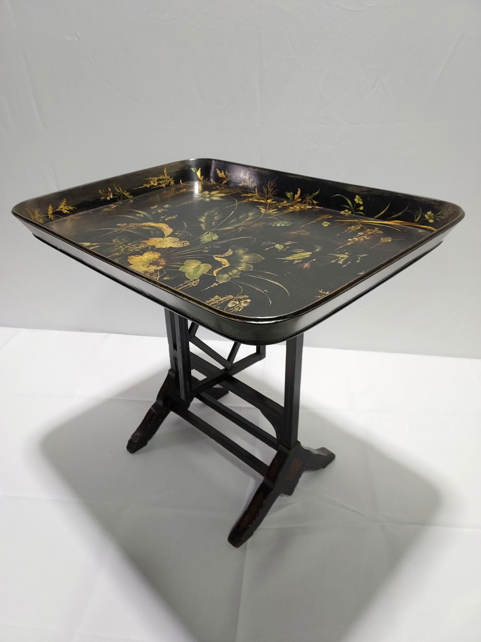 ANTIQUE EARLY 19TH C BLACK LACQUER TILT TOP TABLE (1 of 13)