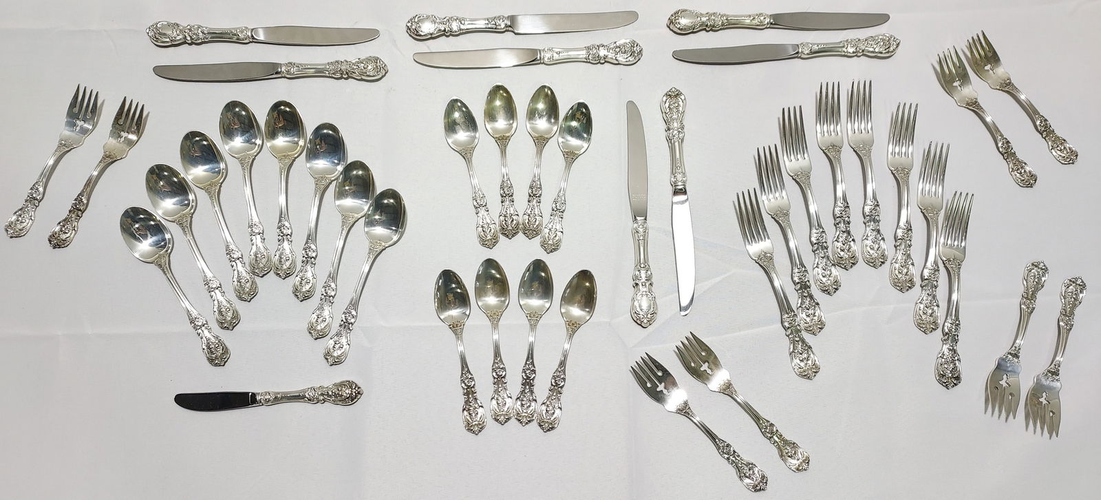 REED & BARTON "FRANCIS I" STERLING FLATWARE FOR 8 (1 of 11)