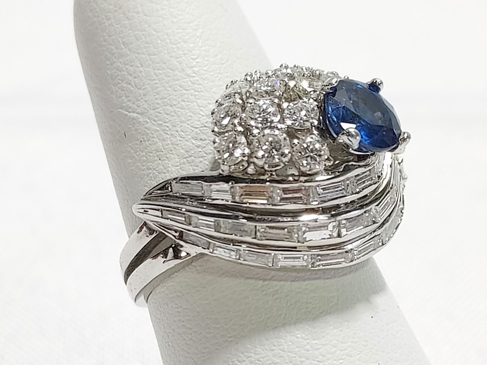 PLATINUM DIAMOND & SAPPHIRE CLUSTER RING (1 of 7)