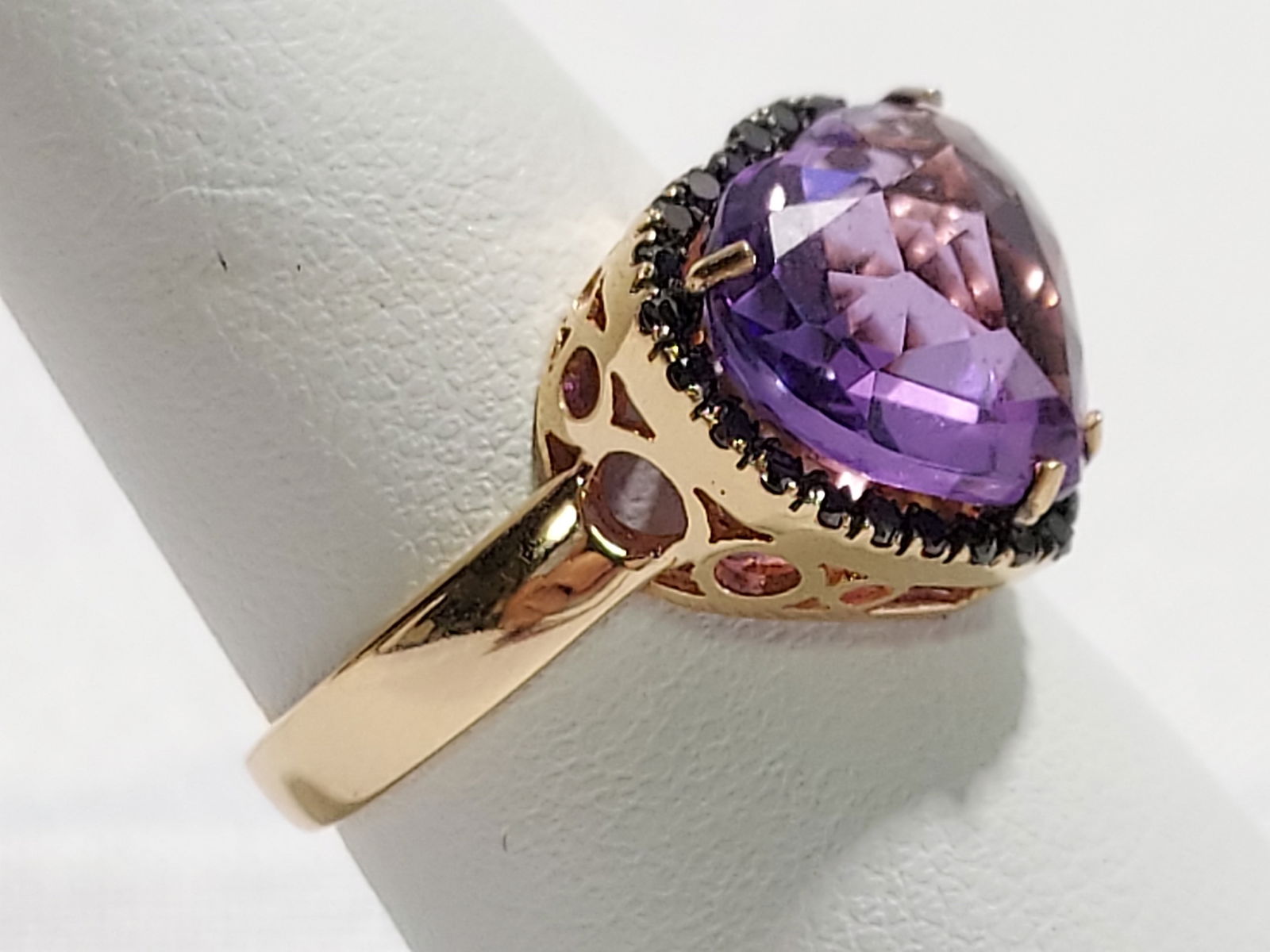 ZOCCAI 18K RG, AMETHYST & BLACK DIAMOND RING (1 of 6)