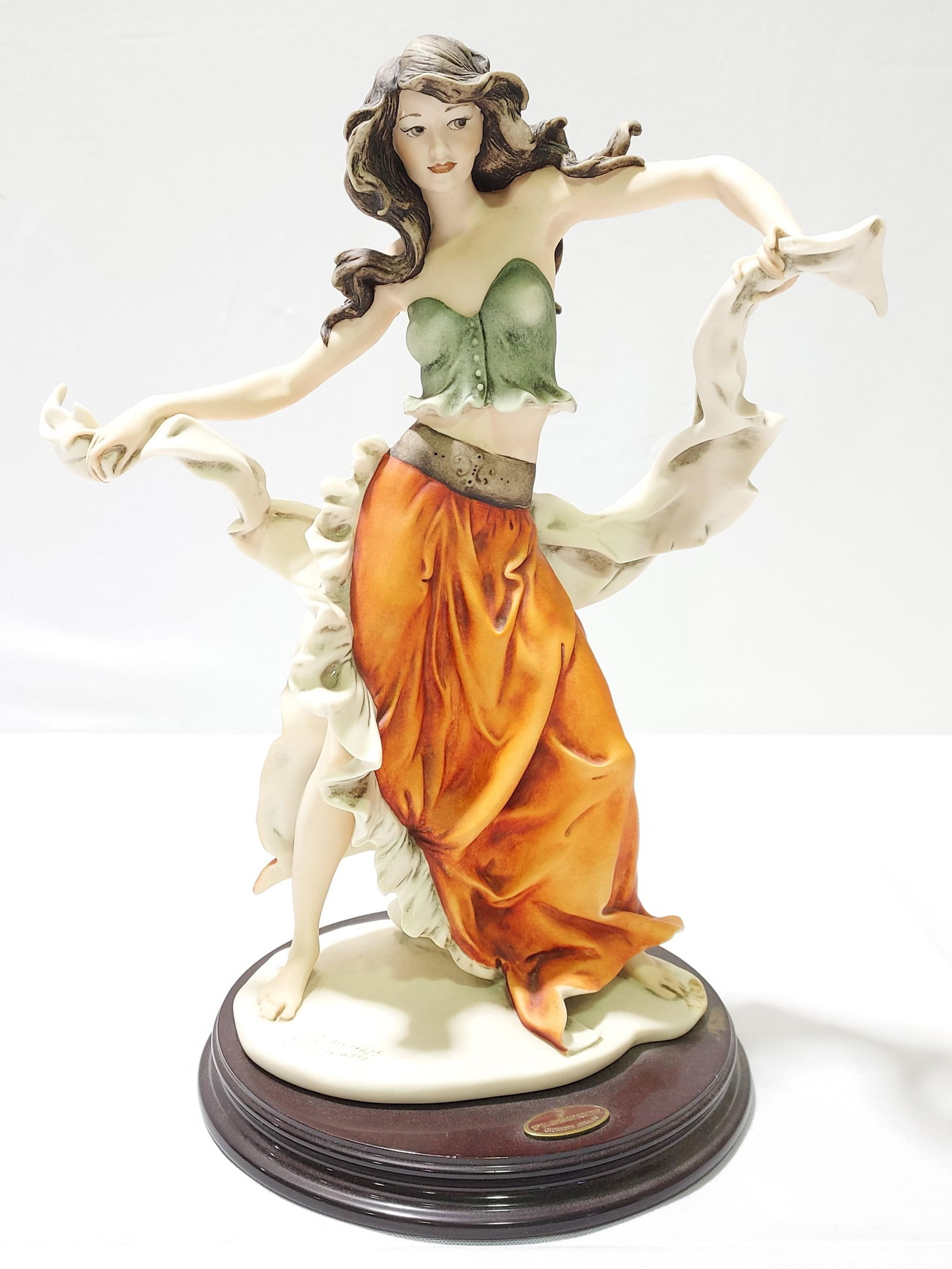 GUISEPPE ARMANI COLLECTIBLE SCULPTURE "ESMERALDA": Guiseppe Armani collectible 12.75" sculpture, titled "Esmeralda". Condition: good, no damages, see images. No box included. Weight: 4 lbs.